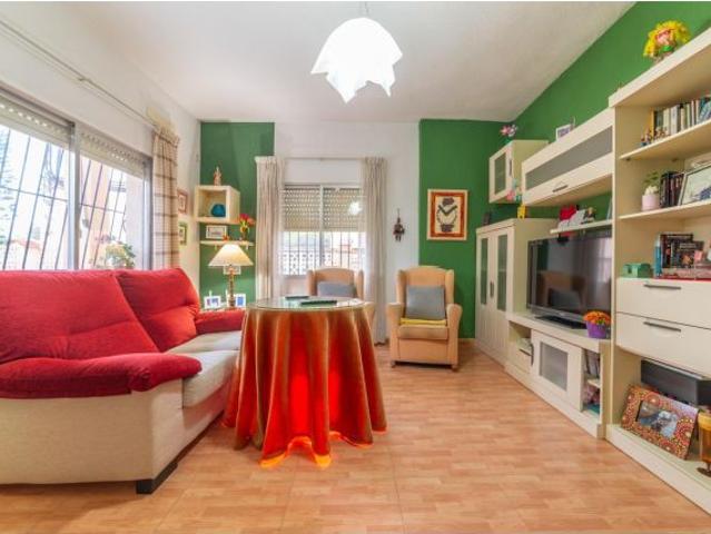 Amplio Chalet independiente en Santiago de la Ribera por €285,000