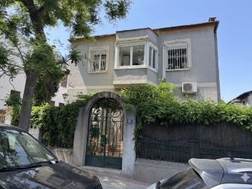 Amplio chalet independiente en zona niño Jesus 263 m² de confort