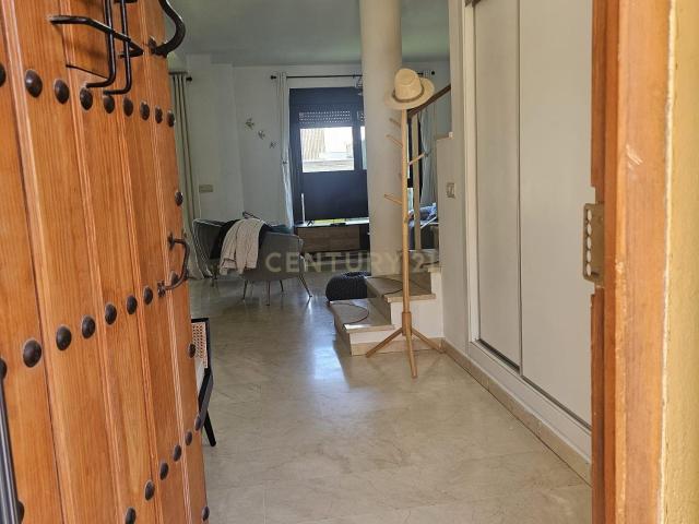 Amplio adosado de 3 habitaciones cerca de la playa en Cancelada