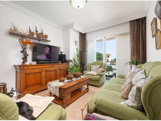 Amplio apartamento con balcón en la ciudad de Alcudia