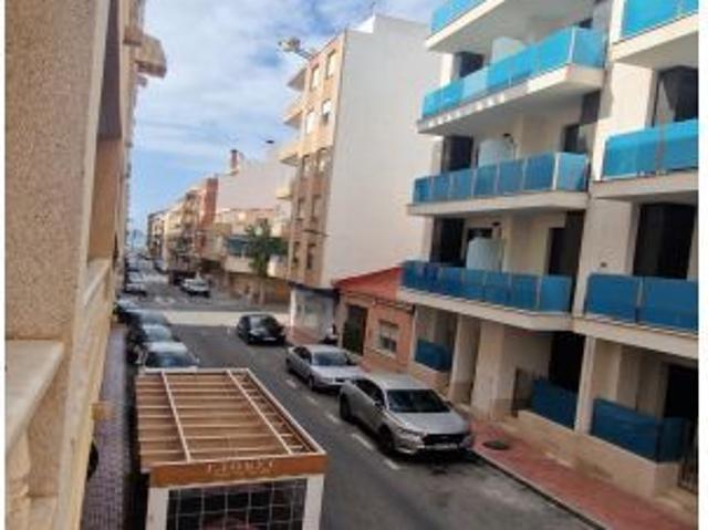 Amplio apartamento a pocos metros de la Playa del Cura en Torrevieja
