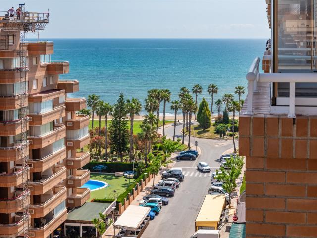 Amplio apartamento de 3 habitaciones dobles en primera linea. 74m² Oropesa