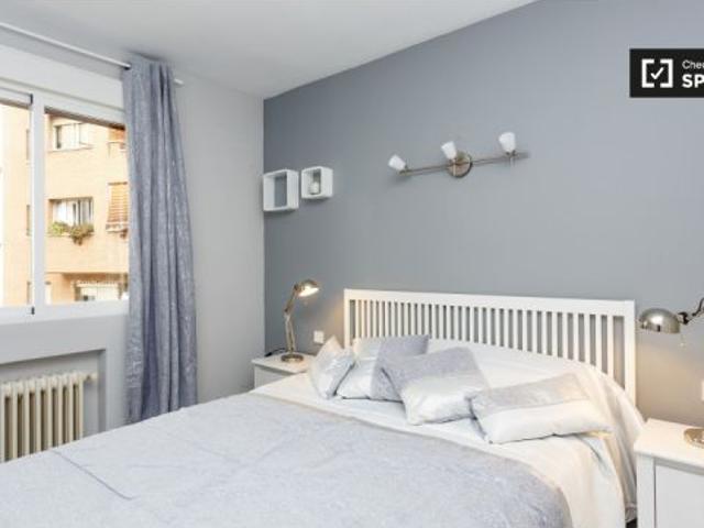 Amplio apartamento de 1 dormitorio con balcón en alquiler en Chamartín