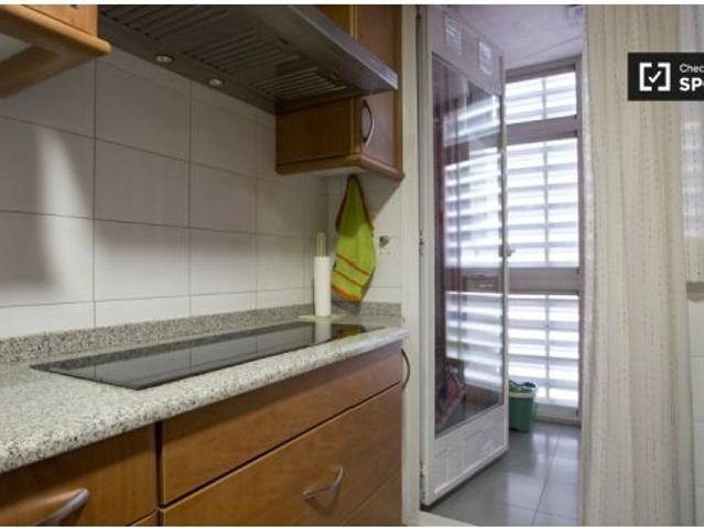 Amplio apartamento de 2 dormitorios en alquiler en Usera