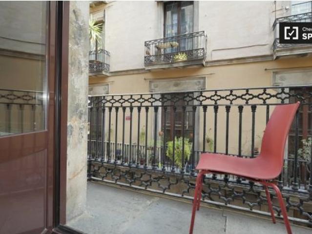 Amplio apartamento de 7 dormitorios en alquiler en Barri Gòtic