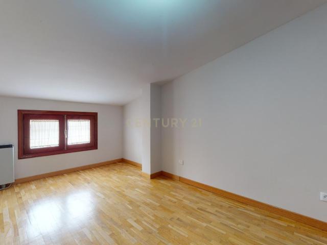 Amplio apartamento en Alcalá de Henares, Madrid