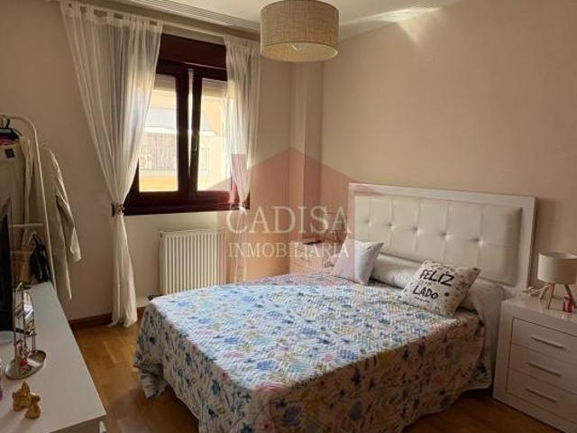 Amplio apartamento en alquiler. REF 10385