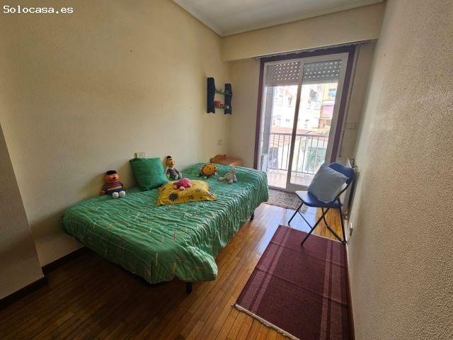 Amplio Apartamento en Veintiuno, Ourense por 125.000€ con garaje