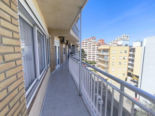 Amplio apartamento vacacional con terraza y todas las comodidades