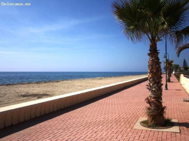 Amplio bajo de 3 dormitorios a pocos pasos del mar en Pozo del Esparto