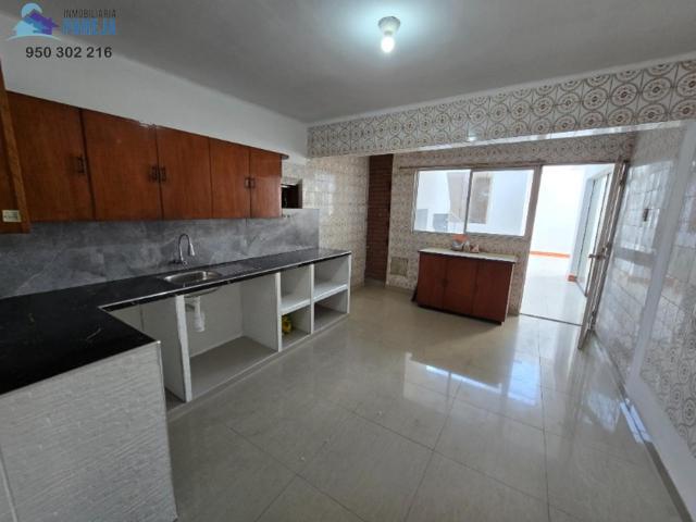 Amplio departamento dúplex tipo casa 5 dorm + cochera urb san Joaquín bellavista
