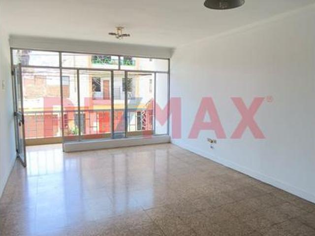 ¡Amplio Departamento De 110 M² En Venta – Urb. El Bosque, Rímac!