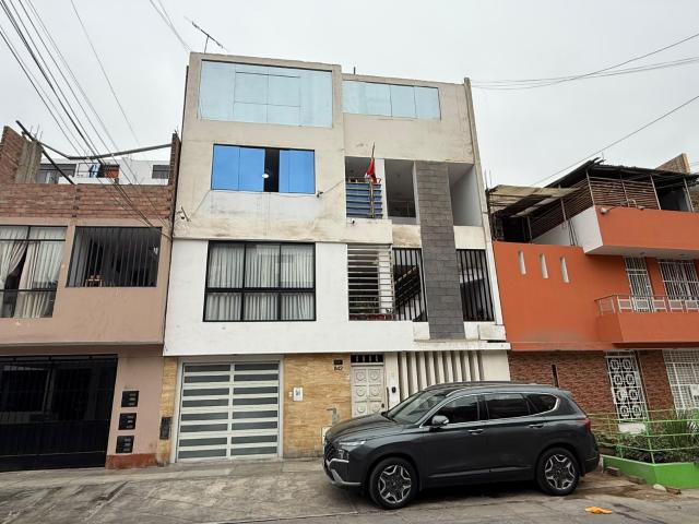 Amplio Departamento De 112 M² A 2 Cuadras De Municipalidad De Los Olivos