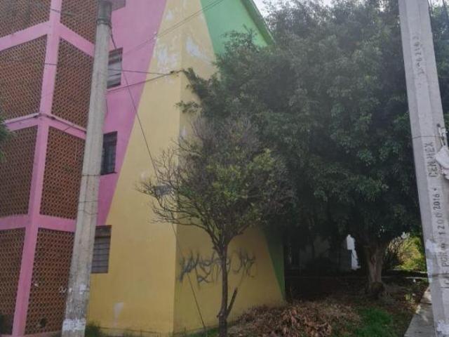 Amplio departamento de 3 recamaras en Manantiales, cuarto piso, buenas condiciones