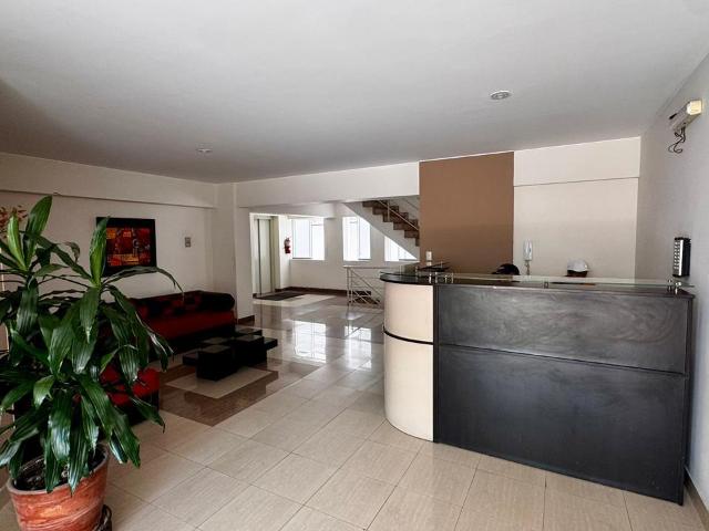 Amplio Departamento en Alquiler con Terraza 2 Cocheras