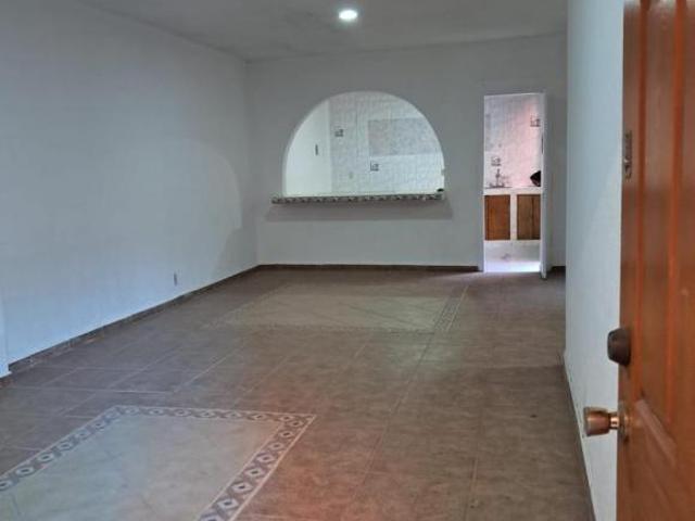 Amplio Departamento en Planta Baja en Venta