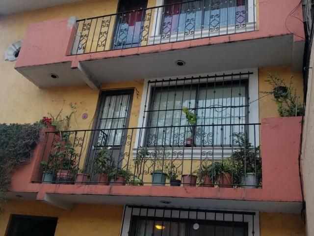 AMPLIO DEPARTAMENTO EN VENTA