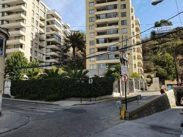 Amplio departamento, pleno Viña centro