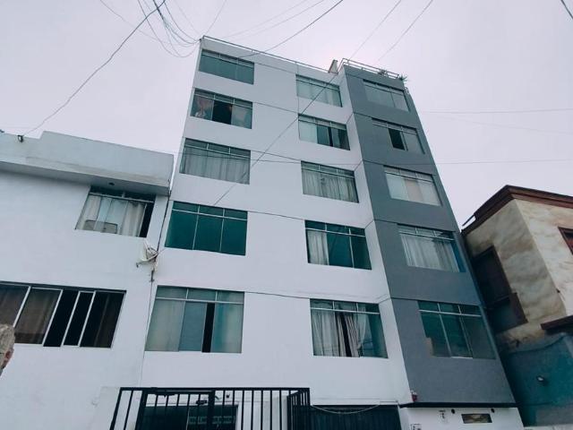AMPLIO DÚPLEX DE 160 M² CON AZOTEA Y 7 DORMITORIOS
