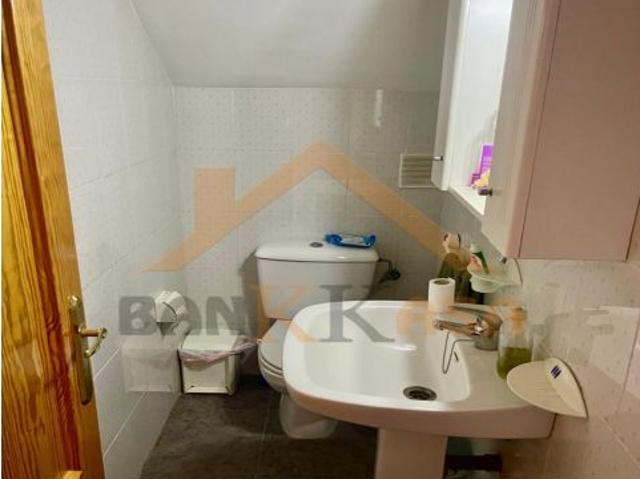 Amplio Dúplex de 4 Dormitorios con Garaje y Terraza en Las Norias de Daza
