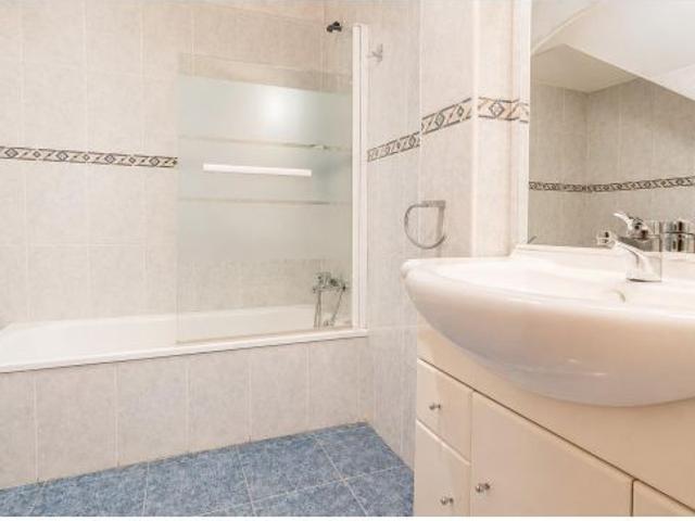 AMPLIO DUPLEX EN PLENO CENTRO DE COMILLAS