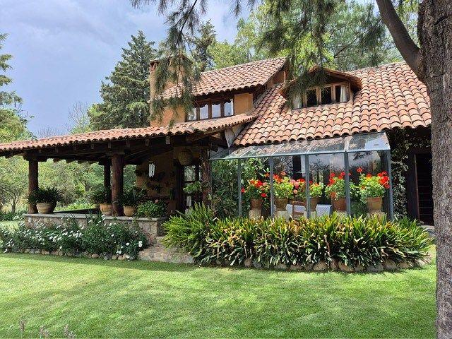 AMPLIO JARDIN, ACOGEDORA CASA EN RENTA EN LA TEJERIA TAPALPA