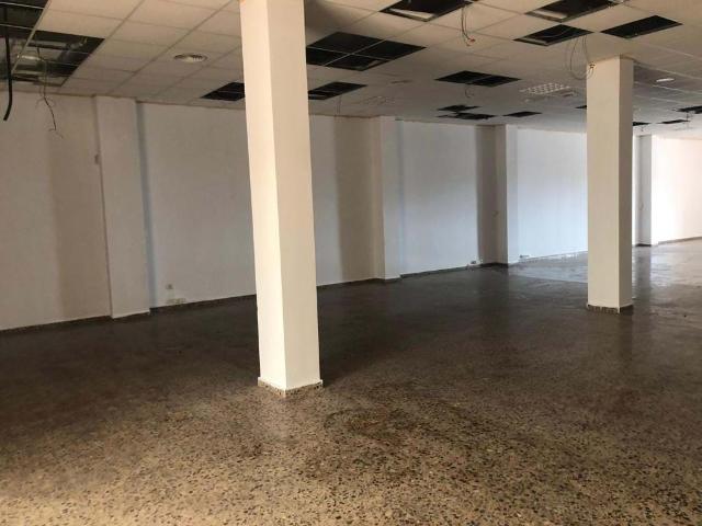 Amplio Local Comercial en Alacant de 319m² en Excelente Ubicación