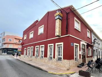Amplio local comercial en pleno funcionamiento situado en el. 130m² Els Poblets