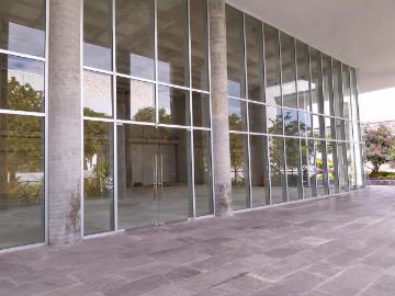 AMPLIO LOCAL COMERCIAL EN RENTA EN EL CENTRO