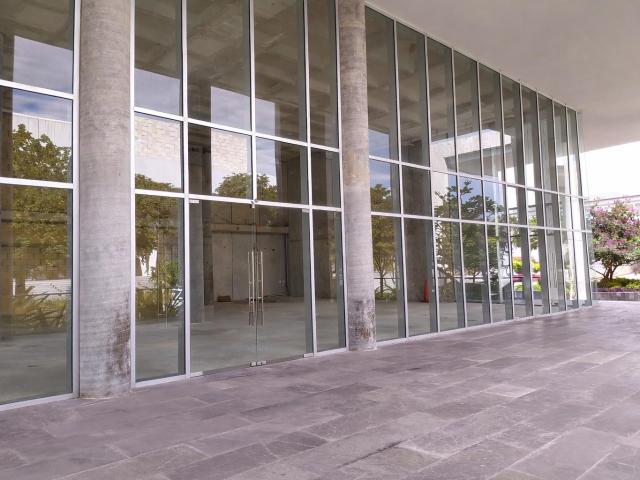 AMPLIO LOCAL COMERCIAL EN RENTA EN EL CENTRO