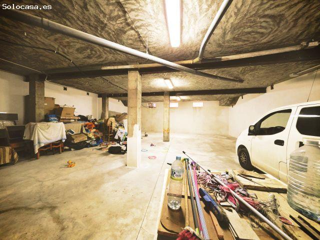 Amplio local de 190 m2 + apartamento de 30 m2