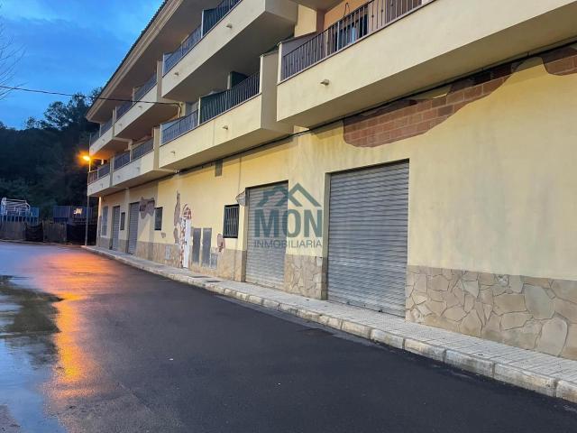 Amplio local en Suera 748m² Sueras