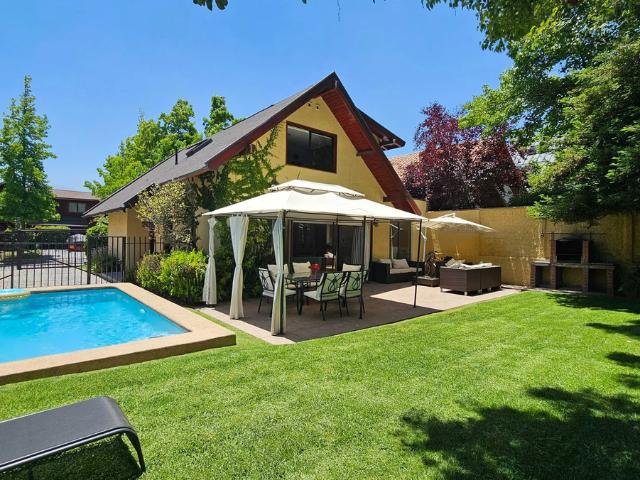 Amplio patio con piscina! 177757