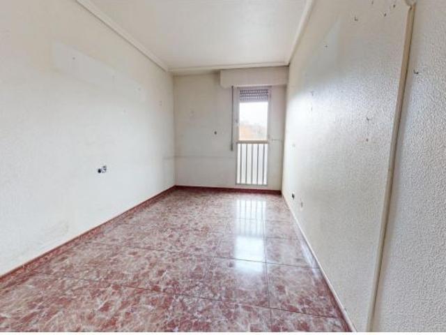 Amplio Piso a reformar en La Alberca ¡Todo exterior!