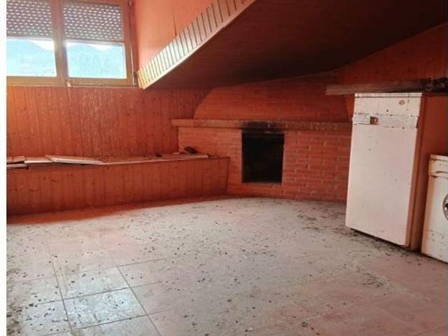 Amplio Piso Abuhardillado en el Centro de Nava por solo 31.000€