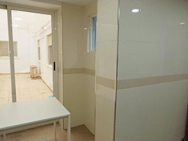 AMPLIO PISO AMUEBLADO CON BALCÓN Y AIRE ACONDICIONADO DE 4 HABITACIONES EN PLENO CENTRO DE CASTELLON