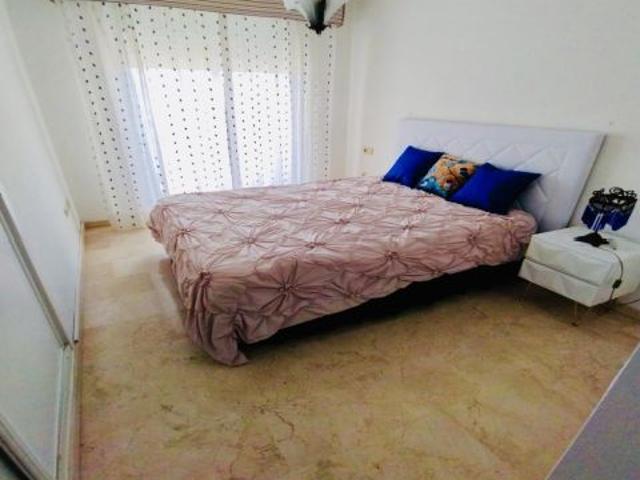 AMPLIO PISO CERCA DE LA PLAYA Y DE TODOS LOS SERVICIOS EN MARBELLA