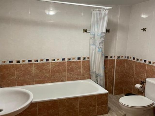 Amplio piso con 3 dormitorios y 2 baños en Águilas, Murcia