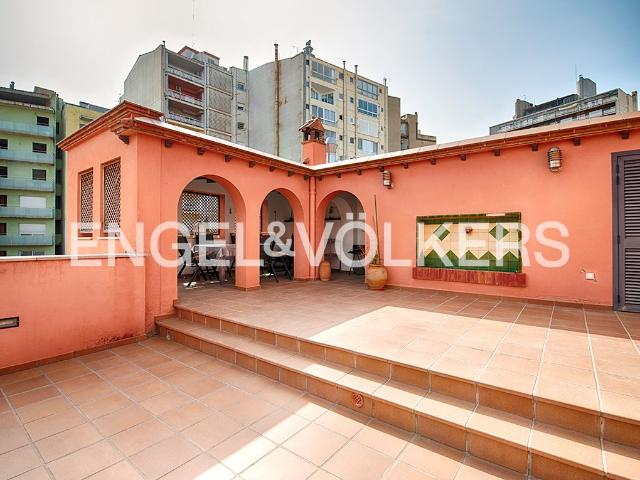 Amplio piso con gran terraza en zona céntrica 281m² Figueres
