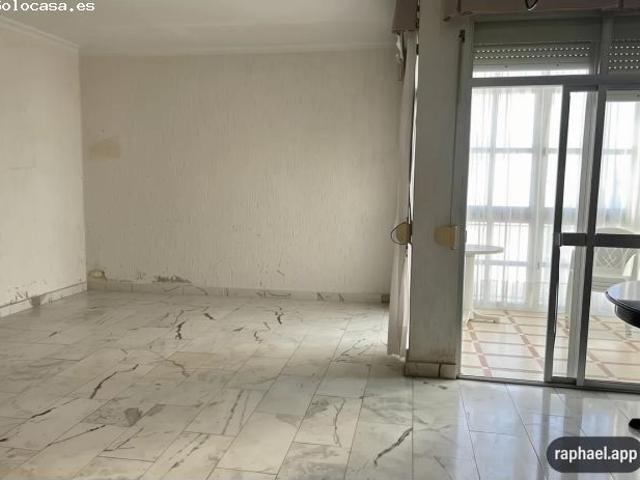 AMPLIO PISO CON PATIO EN CALLE ANCHA