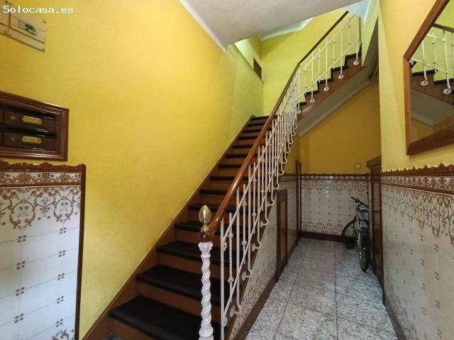 Amplio piso con terraza y enormes posibilidades en Sama de Langreo