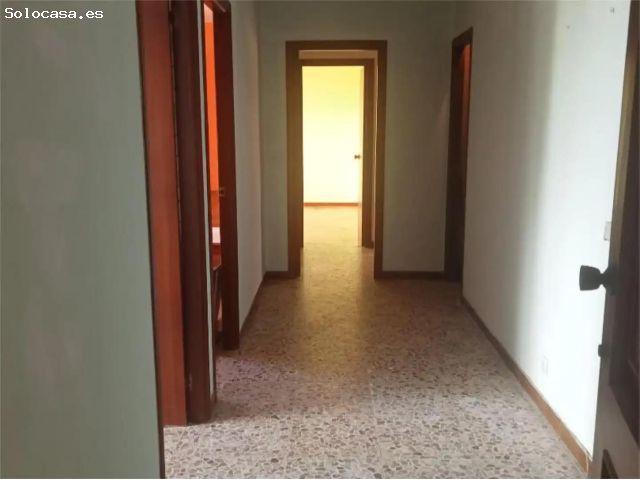Amplio Piso con Vistas al Mar en Cervo ¡Una Oportunidad Única! 95,000€