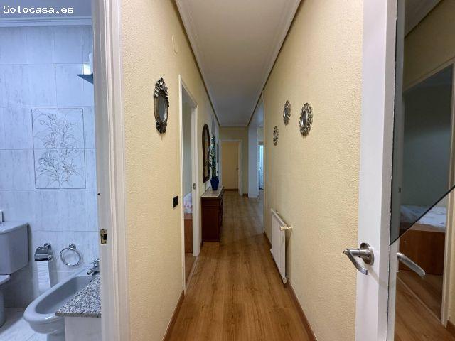 Amplio piso de 4 habitaciones con terraza y garaje en Rúa Erin Zona Sur