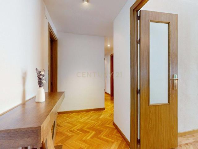 Amplio piso de 4 habitaciones en San Fernando de Henares, Madrid