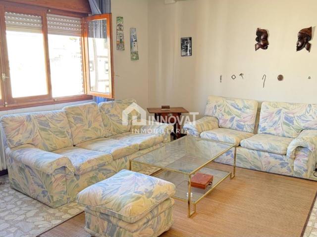 Amplio piso de 5 dormitorios con gran terraza en Navalcán