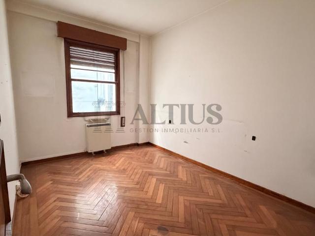 Amplio piso de 180 m² ideal para oficinas en Rúa Doutor Teixeiro Santiago de Compostela