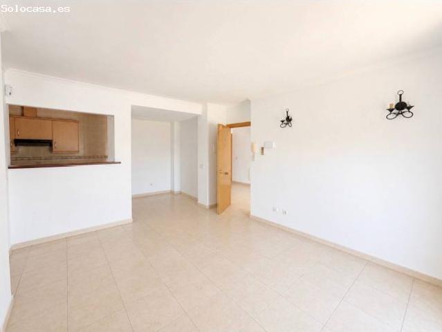 Amplio piso de 1 dormitorio en Costalita Estepona, a aproximadamente 1 km andando de la playa