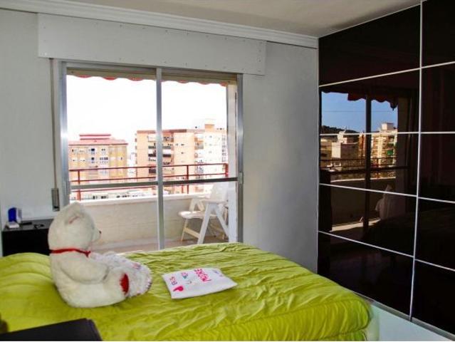 AMPLIO PISO DE 2 DORMITORIOS CON TERRAZA CON VISTAS DESPEJADAS EN URBANIZACION EN FUENTE OLLETAS