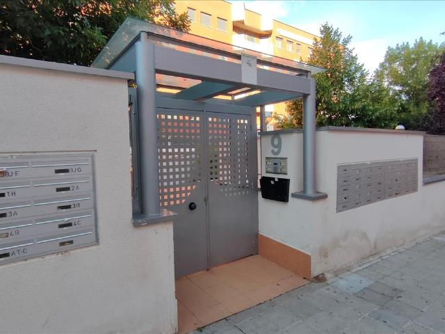 Amplio piso de 2 habitaciones terraza, Garaje y trastero en Guadalajara
