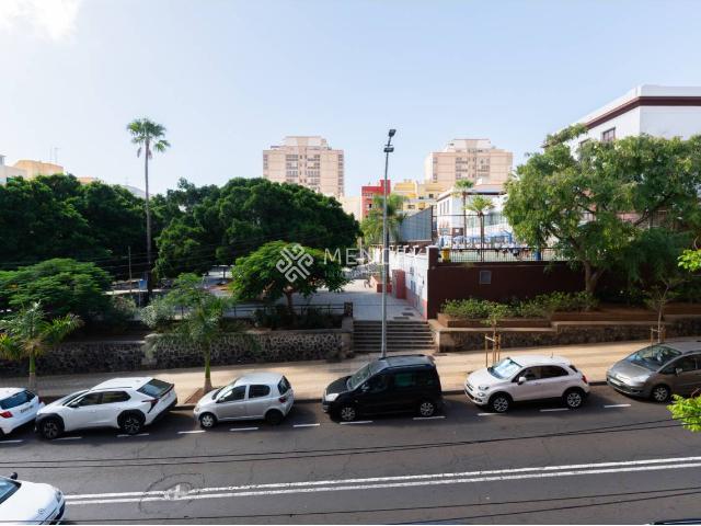 Amplio piso de 3 dormitorios con balcón en Santa Cruz de Tenerife